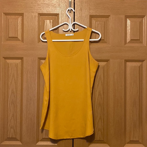Yellow tank - Picture 1 of 2
